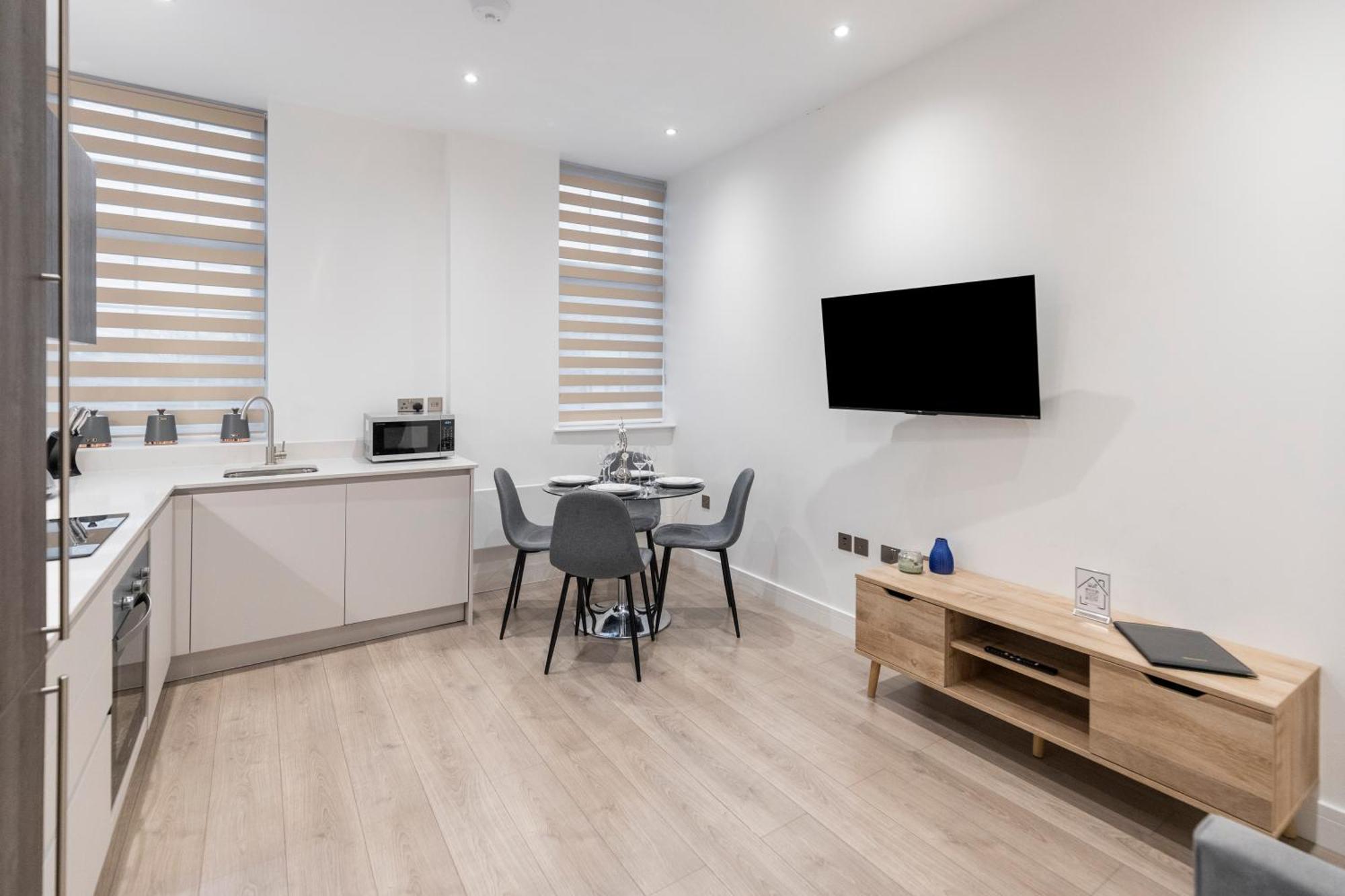 לונדון Welcoming And Spacious Apartment- Excellent Location מראה חיצוני תמונה