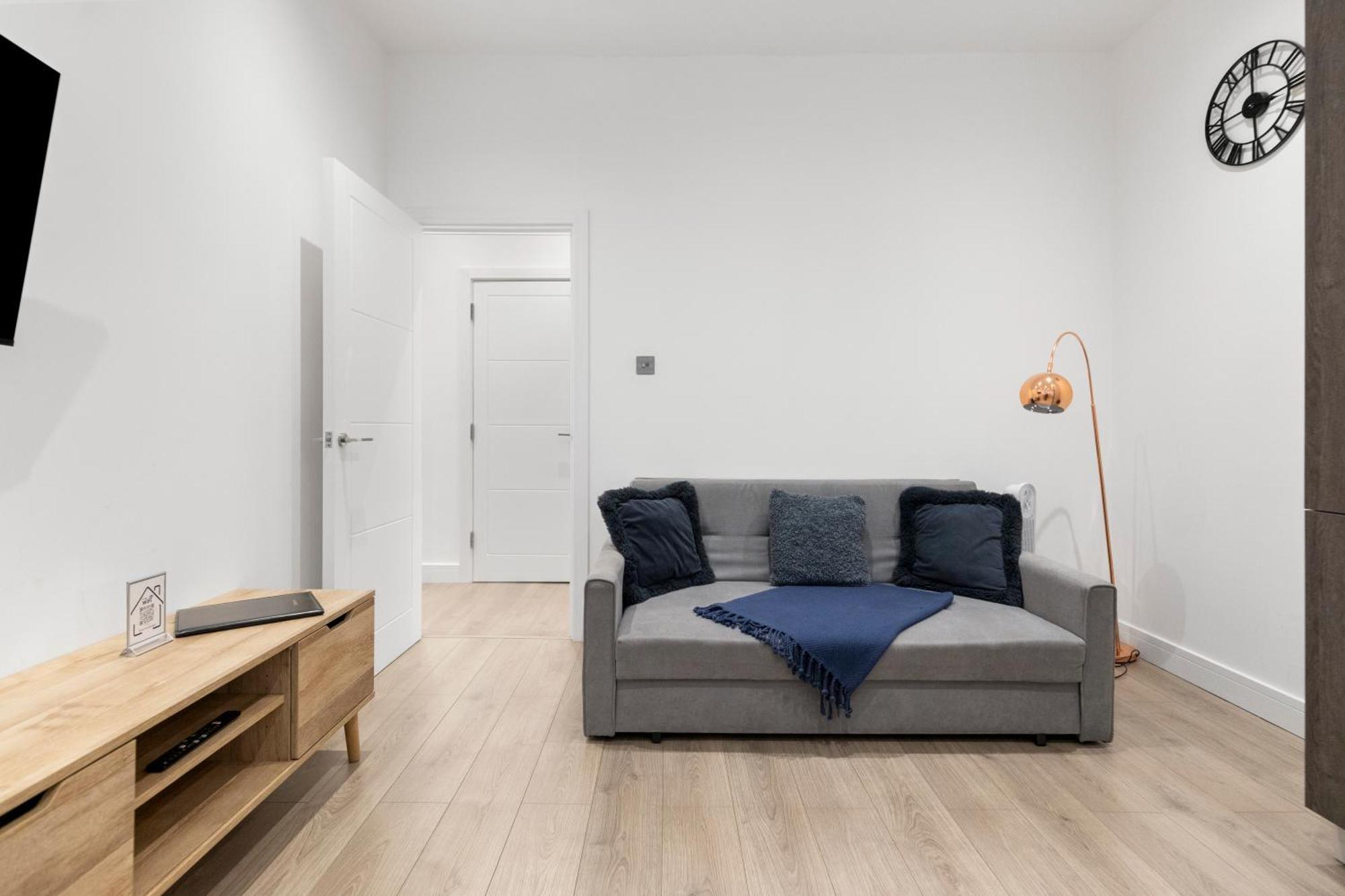 לונדון Welcoming And Spacious Apartment- Excellent Location מראה חיצוני תמונה